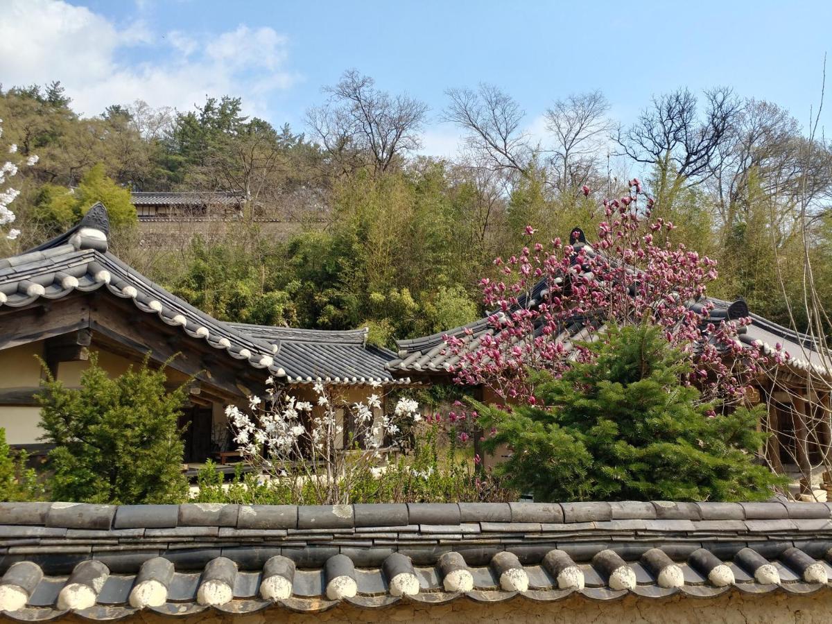 Samsan Traditional Hanok Guest House Gyeongju Exterior photo