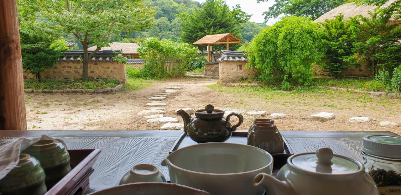 Samsan Traditional Hanok Guest House Gyeongju Exterior photo